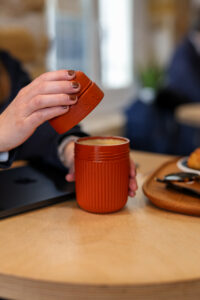 BINI lance le travel mug pour remplacer le gobelet en plastique