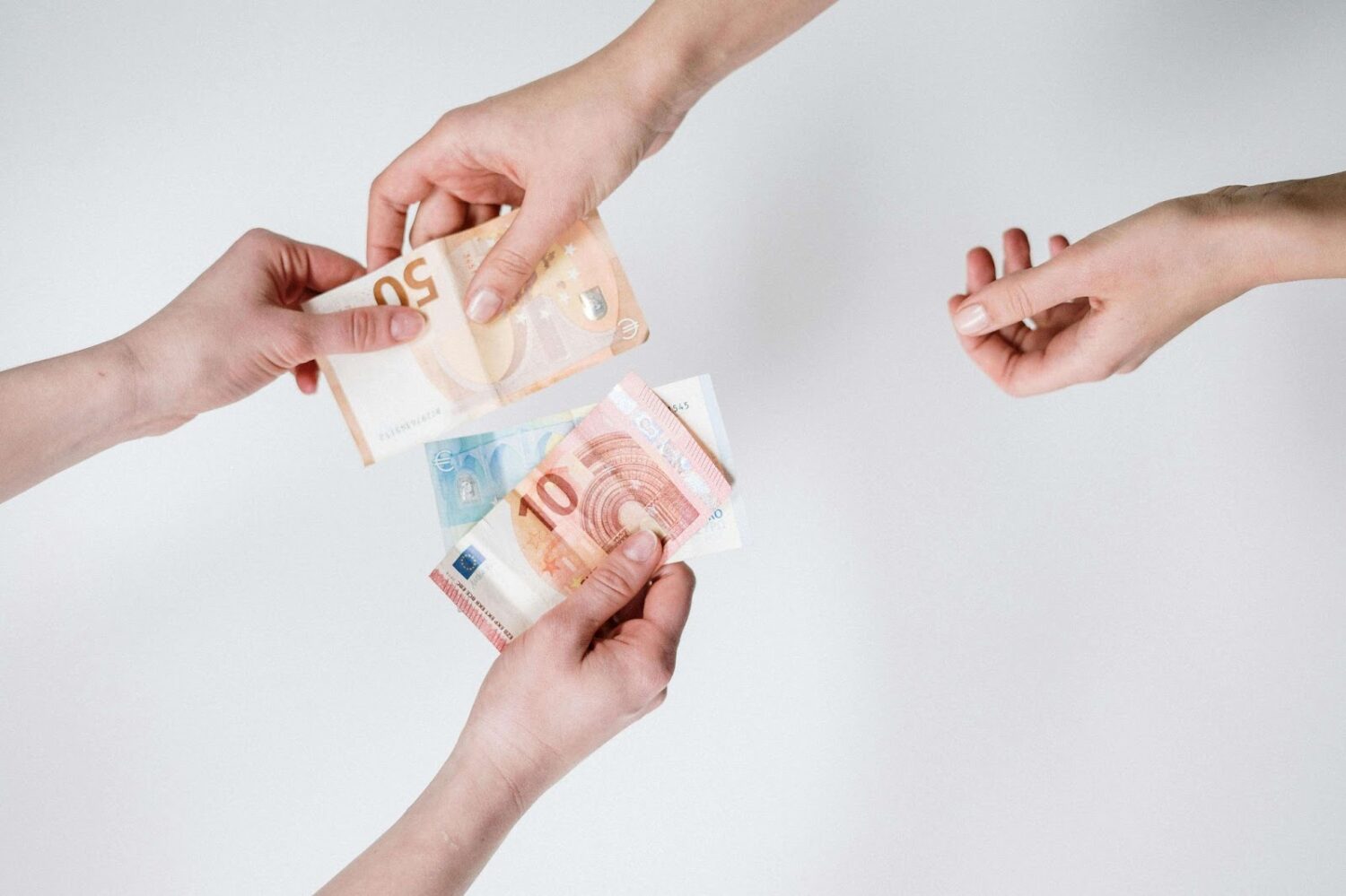 Logo de la startup Micro Crédit : un coup de pouce financier pour les micro-entrepreneurs