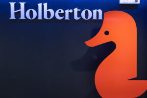Illustration de la news Holberton School forme 1000 développeurs tech d'ici 2030